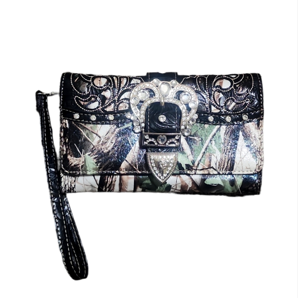 New without tags camo wallet